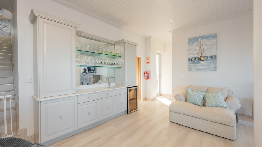 6 Bedroom Property for Sale in Struisbaai Western Cape